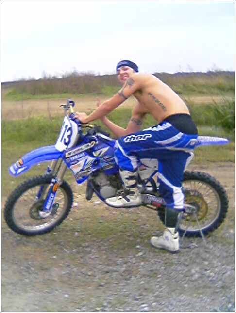 apillway.jpg (80012 bytes)