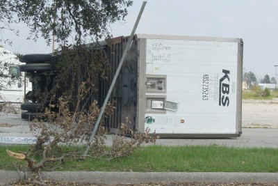 truck.jpg (49442 bytes)