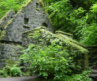 spooky.jpg (95115 bytes)