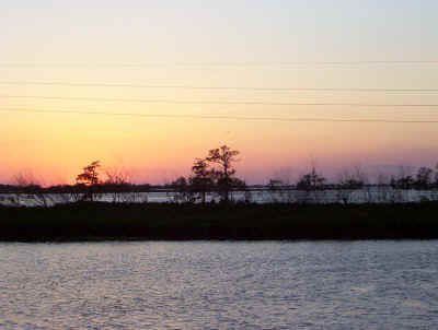 sunset.jpg (37585 bytes)
